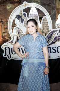 มรภ.เทพสตรี ร่วมเดินแบบแฟชั่นโชว์ชุดผ้าไทย โครงการ ภูษาพัสตราภรณ์เมืองละโว้ เพื่อน้อมรำลึกพระมหากรุณาธิคุณสมเด็จพระบรมราชชนนีพันปีหลวง ณ บ้านวิชาเยนทร์