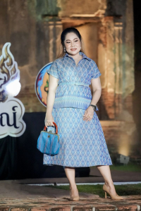มรภ.เทพสตรี ร่วมเดินแบบแฟชั่นโชว์ชุดผ้าไทย โครงการ ภูษาพัสตราภรณ์เมืองละโว้ เพื่อน้อมรำลึกพระมหากรุณาธิคุณสมเด็จพระบรมราชชนนีพันปีหลวง ณ บ้านวิชาเยนทร์