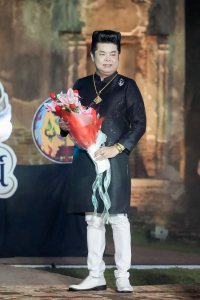 มรภ.เทพสตรี ร่วมเดินแบบแฟชั่นโชว์ชุดผ้าไทย โครงการ ภูษาพัสตราภรณ์เมืองละโว้ เพื่อน้อมรำลึกพระมหากรุณาธิคุณสมเด็จพระบรมราชชนนีพันปีหลวง ณ บ้านวิชาเยนทร์