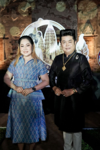 มรภ.เทพสตรี ร่วมเดินแบบแฟชั่นโชว์ชุดผ้าไทย โครงการ ภูษาพัสตราภรณ์เมืองละโว้ เพื่อน้อมรำลึกพระมหากรุณาธิคุณสมเด็จพระบรมราชชนนีพันปีหลวง ณ บ้านวิชาเยนทร์
