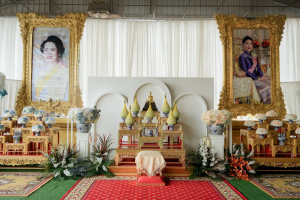 มรภ.เทพสตรี ร่วมพิธีสวดพระพุทธมนต์และเจริญจิตภาวนาอุทิศถวายพระราชกุศลแด่ สมเด็จพระบรมราชชนนีพันปีหลวง และอุทิศถวายพระกุศลแด่ สมเด็จพระเจ้าลูกเธอ เจ้าฟ้าพัชรกิติยาภาฯ