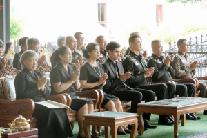 มรภ.เทพสตรี ร่วมพิธีสวดพระพุทธมนต์และเจริญจิตภาวนาอุทิศถวายพระราชกุศลแด่ สมเด็จพระบรมราชชนนีพันปีหลวง และอุทิศถวายพระกุศลแด่ สมเด็จพระเจ้าลูกเธอ เจ้าฟ้าพัชรกิติยาภาฯ