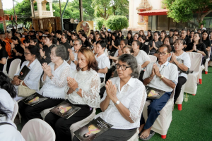 มรภ.เทพสตรี ร่วมพิธีสวดพระพุทธมนต์และเจริญจิตภาวนาอุทิศถวายพระราชกุศลแด่ สมเด็จพระบรมราชชนนีพันปีหลวง และอุทิศถวายพระกุศลแด่ สมเด็จพระเจ้าลูกเธอ เจ้าฟ้าพัชรกิติยาภาฯ