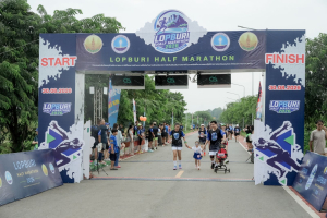 มรภ.เทพสตรี ร่วมพิธีเปิดการแข่งขันวิ่ง Lopburi Half Marathon 2026 ณ อ่างซับเหล็ก มุ่งหนุนท่องเที่ยวเชิงกีฬาและส่งเสริมสุขภาพชุมชน