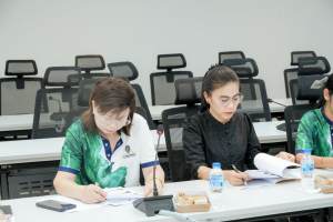 รร.สาธิต มรภ.เทพสตรี จัดประชุมคณะกรรมการ 4 ฝ่าย หารือการเปิดการเรียนการสอนนักเรียนระดับปฐมวัยและประถมศึกษา