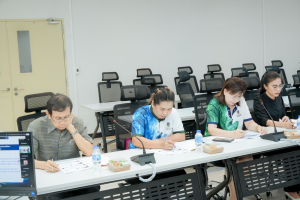 รร.สาธิต มรภ.เทพสตรี จัดประชุมคณะกรรมการ 4 ฝ่าย หารือการเปิดการเรียนการสอนนักเรียนระดับปฐมวัยและประถมศึกษา