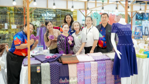 คณะวิทยาการจัดการ มรภ.เทพสตรี หนุนเศรษฐกิจฐานราก เปิดโครงการพัฒนาช่องทางการตลาด ณ โรบินสันไลฟ์สไตล์ ลพบุรี เพิ่มโอกาส สร้างรายได้สู่ชุมชน