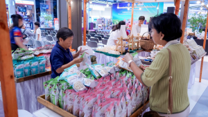 คณะวิทยาการจัดการ มรภ.เทพสตรี หนุนเศรษฐกิจฐานราก เปิดโครงการพัฒนาช่องทางการตลาด ณ โรบินสันไลฟ์สไตล์ ลพบุรี เพิ่มโอกาส สร้างรายได้สู่ชุมชน