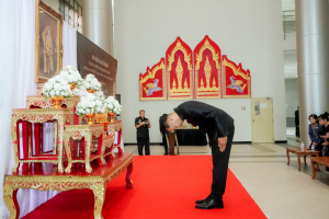มรภ.เทพสตรี ร่วมกิจกรรมจัดทำดอกไม้จันทร์ เพื่อใช้ในงานพระราชพิธีถวายพระเพลิงพระบรมศพ สมเด็จพระนางเจ้าสิริกิติ์ พระบรมราชินีนาถ พระบรมราชชนนีพันปีหลวง