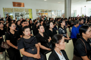 มรภ.เทพสตรี ร่วมกิจกรรมจัดทำดอกไม้จันทร์ เพื่อใช้ในงานพระราชพิธีถวายพระเพลิงพระบรมศพ สมเด็จพระนางเจ้าสิริกิติ์ พระบรมราชินีนาถ พระบรมราชชนนีพันปีหลวง