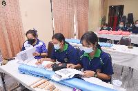 การอบรมส่งเสริมทักษะการเตรียมสถานที่สำหรับอบรมสัมมนาและการผูกผ้าสำหรับตกแต่งนิทรรศการ
