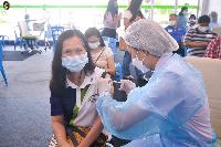 อธิการบดีให้กำลังใจบุคลากร มรภ.เทพสตรี รับการฉีดวัคซีนโรคโควิด-19 กว่า 100 คน พร้อมขอบคุณบุคลากรทางการแพทย์ 