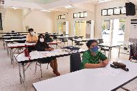 การอบรมเชิงปฏิบัติการแนวทางการสร้างสรรค์ผลงานสำหรับครูศิลปะ (การระบายสีน้ำ)