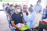 รองอธิการบดีฝ่ายบริหารฯ ให้กำลังใจบุคลากร มรภ.เทพสตรี รับการฉีดวัคซีนโรคโควิด-19 เข็ม 2