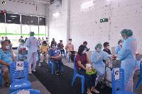 รองอธิการบดีฝ่ายบริหารฯ ให้กำลังใจบุคลากร มรภ.เทพสตรี รับการฉีดวัคซีนโรคโควิด-19 เข็ม 2