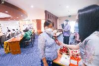 งานด้วยรักและผูกพัน 64