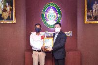 งานด้วยรักและผูกพัน 64