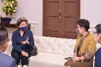 พิธีมอบอุปกรณ์การเรียนการสอนทางไกลให้แก่โรงเรียนโครงการกองทุนการศึกษาจังหวัดลพบุรี