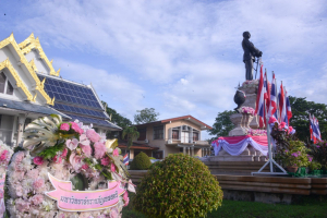 มรท.ร่วมพิธีวางพวงมาลาถวายราชสักการะเนื่องในวันคล้ายวันสวรรคต รัชกาลที่ 5