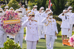 มรท.ร่วมพิธีวางพวงมาลาถวายราชสักการะเนื่องในวันคล้ายวันสวรรคต รัชกาลที่ 5