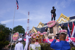 มรท.ร่วมพิธีวางพวงมาลาถวายราชสักการะเนื่องในวันคล้ายวันสวรรคต รัชกาลที่ 5