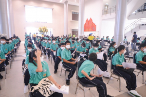 มรท. เปิดมหาวิทยาลัยให้บริการฉีดวัคซีน Covid-19 เข็ม 2 แก่นักเรียนจากสถานศึกษาต่าง ๆ ในเขต อ.เมืองลพบุรี