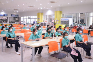 มรท. เปิดมหาวิทยาลัยให้บริการฉีดวัคซีน Covid-19 เข็ม 2 แก่นักเรียนจากสถานศึกษาต่าง ๆ ในเขต อ.เมืองลพบุรี
