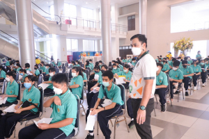 มรท. เปิดมหาวิทยาลัยให้บริการฉีดวัคซีน Covid-19 เข็ม 2 แก่นักเรียนจากสถานศึกษาต่าง ๆ ในเขต อ.เมืองลพบุรี