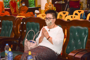 มรท.ร่วมพิธีทำบุญทอดกฐินวัดมะปรางหวาน
