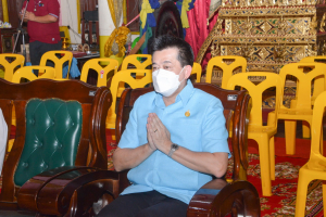 มรท.ร่วมพิธีทำบุญทอดกฐินวัดมะปรางหวาน