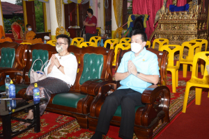 มรท.ร่วมพิธีทำบุญทอดกฐินวัดมะปรางหวาน