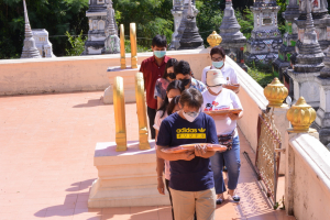 มรท.ร่วมพิธีทำบุญทอดกฐินวัดมะปรางหวาน