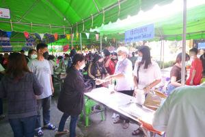 มรท.ร่วมพิธีทำบุญทอดกฐินวัดมะปรางหวาน