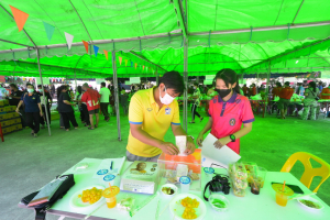 มรท.ร่วมพิธีทำบุญทอดกฐินวัดมะปรางหวาน