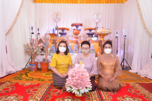 มรท.ร่วมพิธีทำบุญทอดกฐินวัดมะปรางหวาน