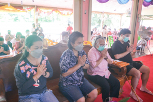 มรท.ร่วมพิธีทำบุญทอดกฐินวัดมะปรางหวาน