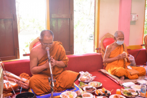 มรท.ร่วมพิธีทำบุญทอดกฐินวัดมะปรางหวาน
