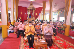 มรท.ร่วมพิธีทำบุญทอดกฐินวัดมะปรางหวาน