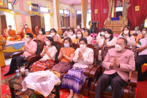 มรท.ร่วมพิธีทำบุญทอดกฐินวัดมะปรางหวาน