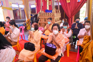 มรท.ร่วมพิธีทำบุญทอดกฐินวัดมะปรางหวาน
