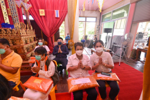 มรท.ร่วมพิธีทำบุญทอดกฐินวัดมะปรางหวาน