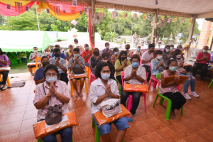 มรท.ร่วมพิธีทำบุญทอดกฐินวัดมะปรางหวาน