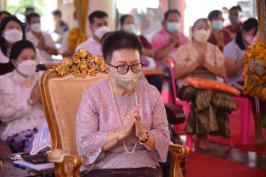 มรท.ร่วมพิธีทำบุญทอดกฐินวัดมะปรางหวาน