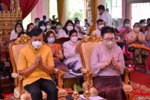 มรท.ร่วมพิธีทำบุญทอดกฐินวัดมะปรางหวาน