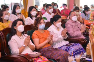 มรท.ร่วมพิธีทำบุญทอดกฐินวัดมะปรางหวาน