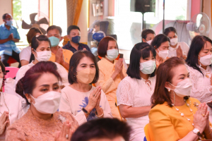 มรท.ร่วมพิธีทำบุญทอดกฐินวัดมะปรางหวาน