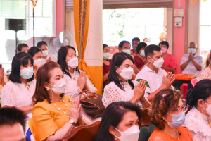 มรท.ร่วมพิธีทำบุญทอดกฐินวัดมะปรางหวาน