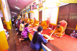 มรท.ร่วมพิธีทำบุญทอดกฐินวัดมะปรางหวาน