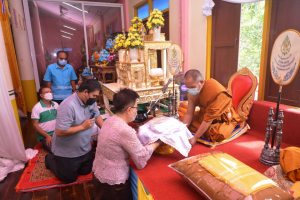 มรท.ร่วมพิธีทำบุญทอดกฐินวัดมะปรางหวาน