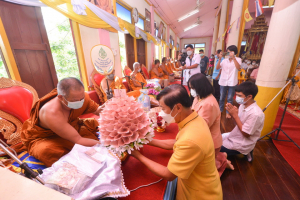 มรท.ร่วมพิธีทำบุญทอดกฐินวัดมะปรางหวาน